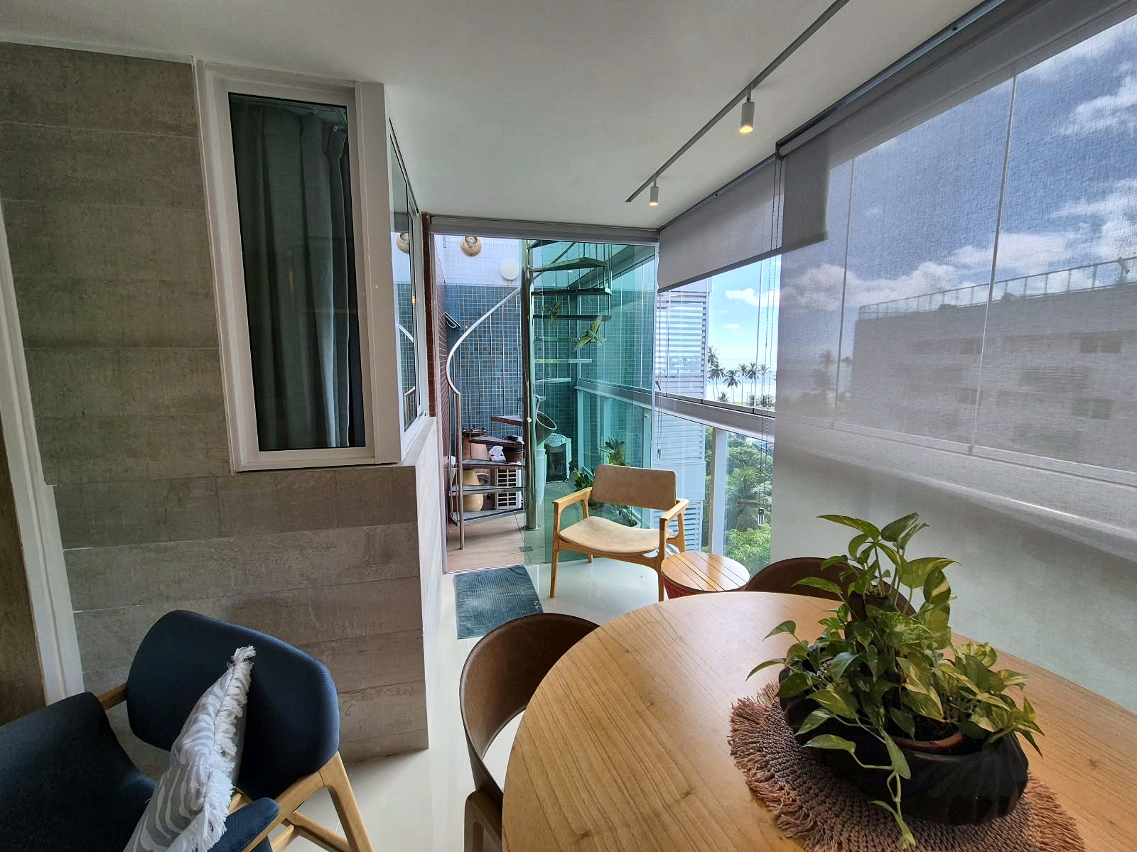 Acesso ao terraço pelo pavimento superior da cobertura